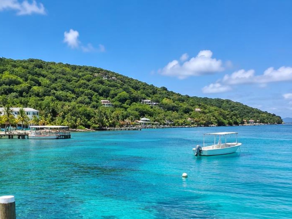 Roatán, Honduras — Illustrative image, not documentary photography
